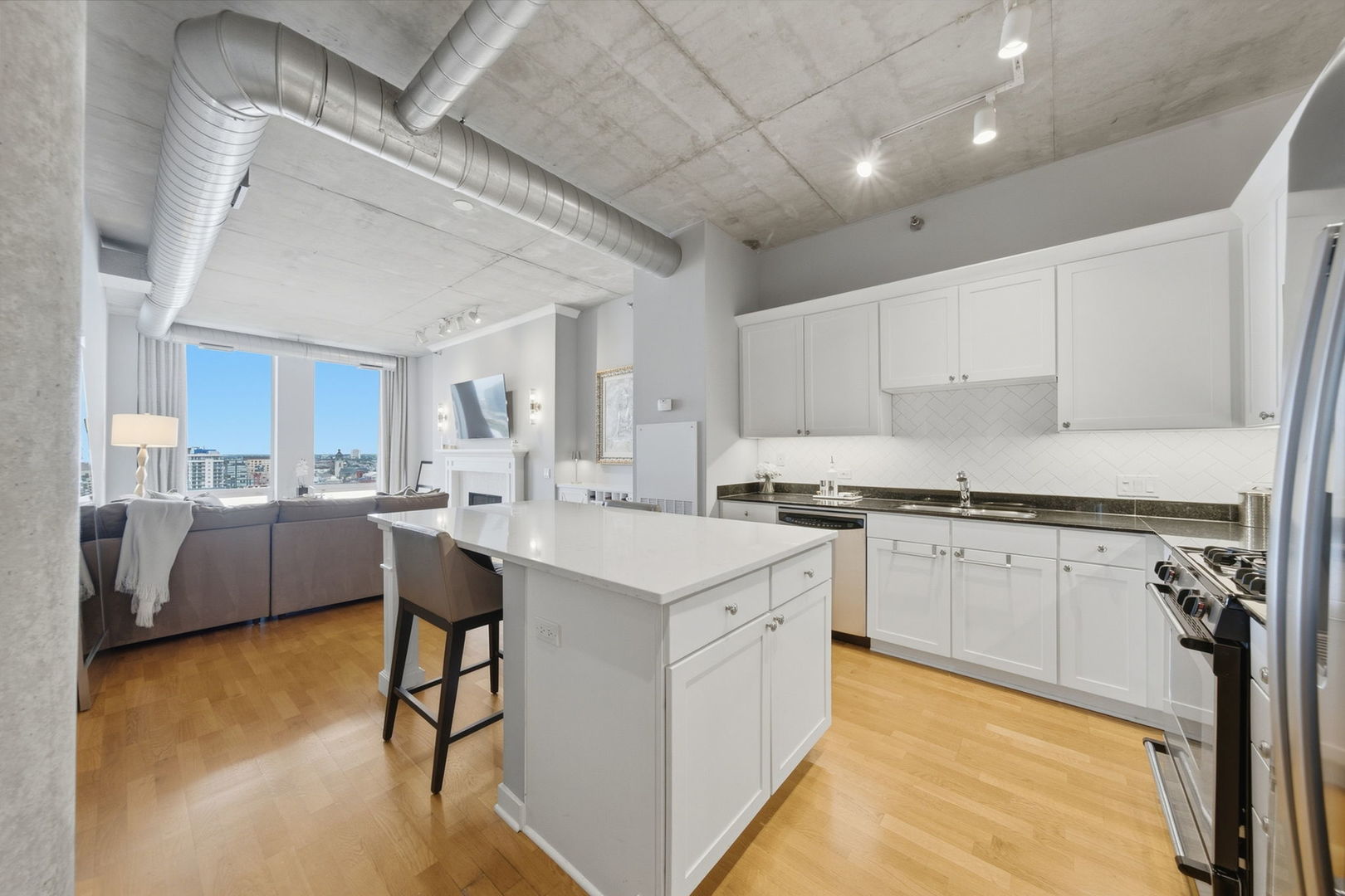 720 N Larrabee Street Unit: 1509