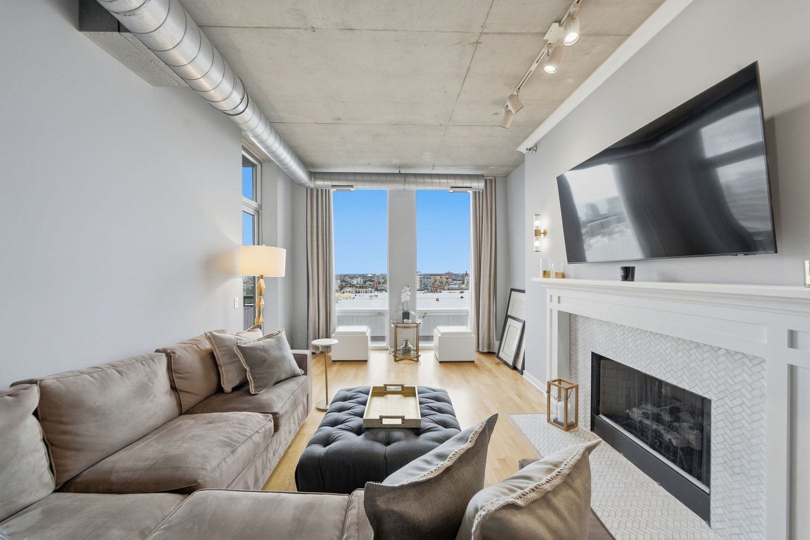 720 N Larrabee Street Unit: 1509