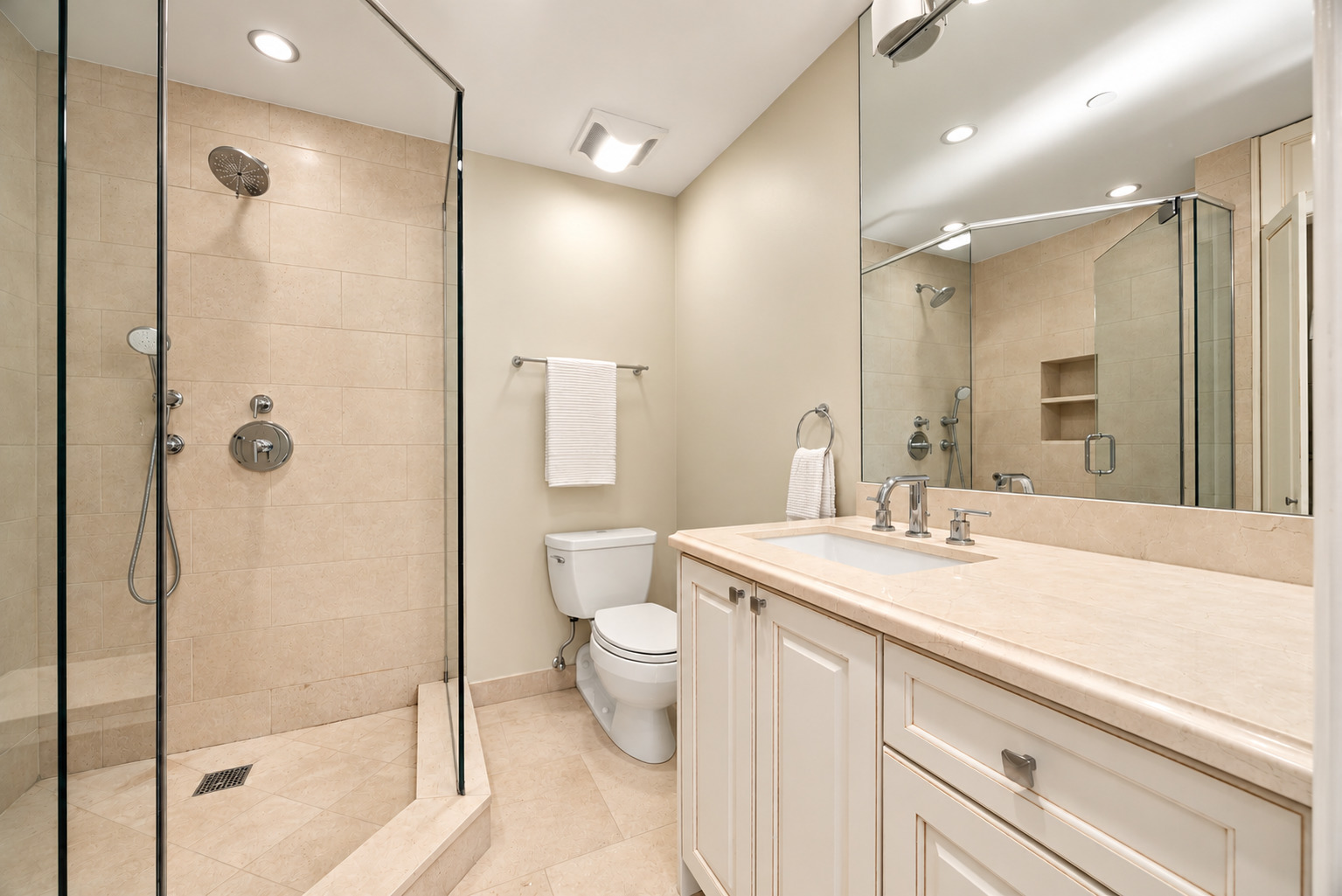221 E Walton Place Unit: 14B