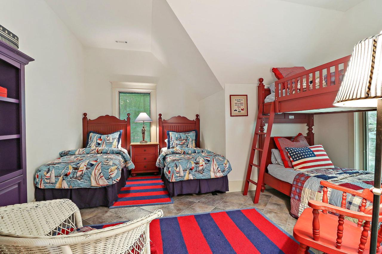 3319 South Shore DRIVE