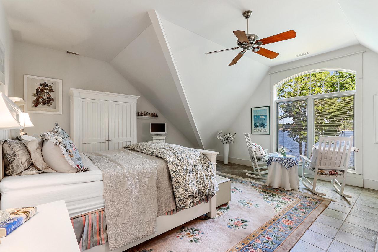 3319 South Shore DRIVE