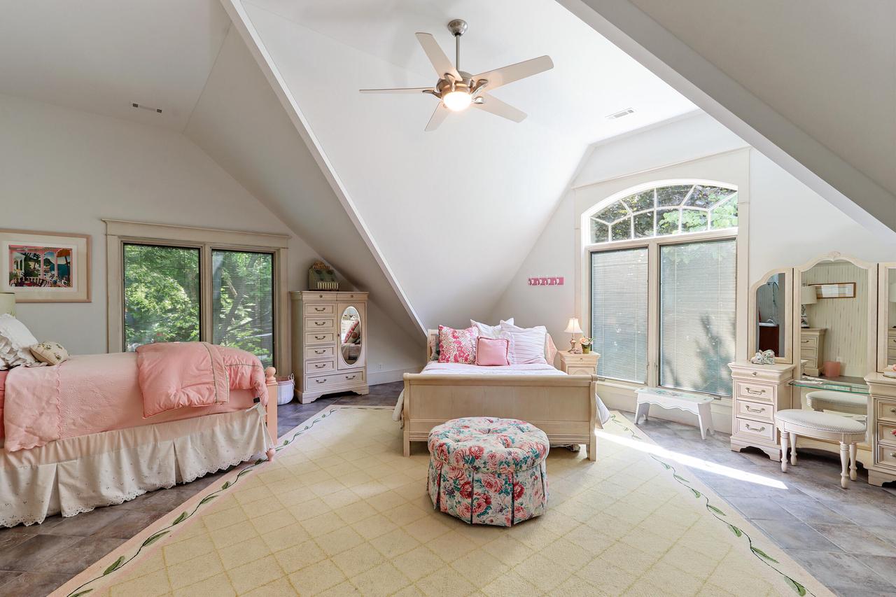 3319 South Shore DRIVE