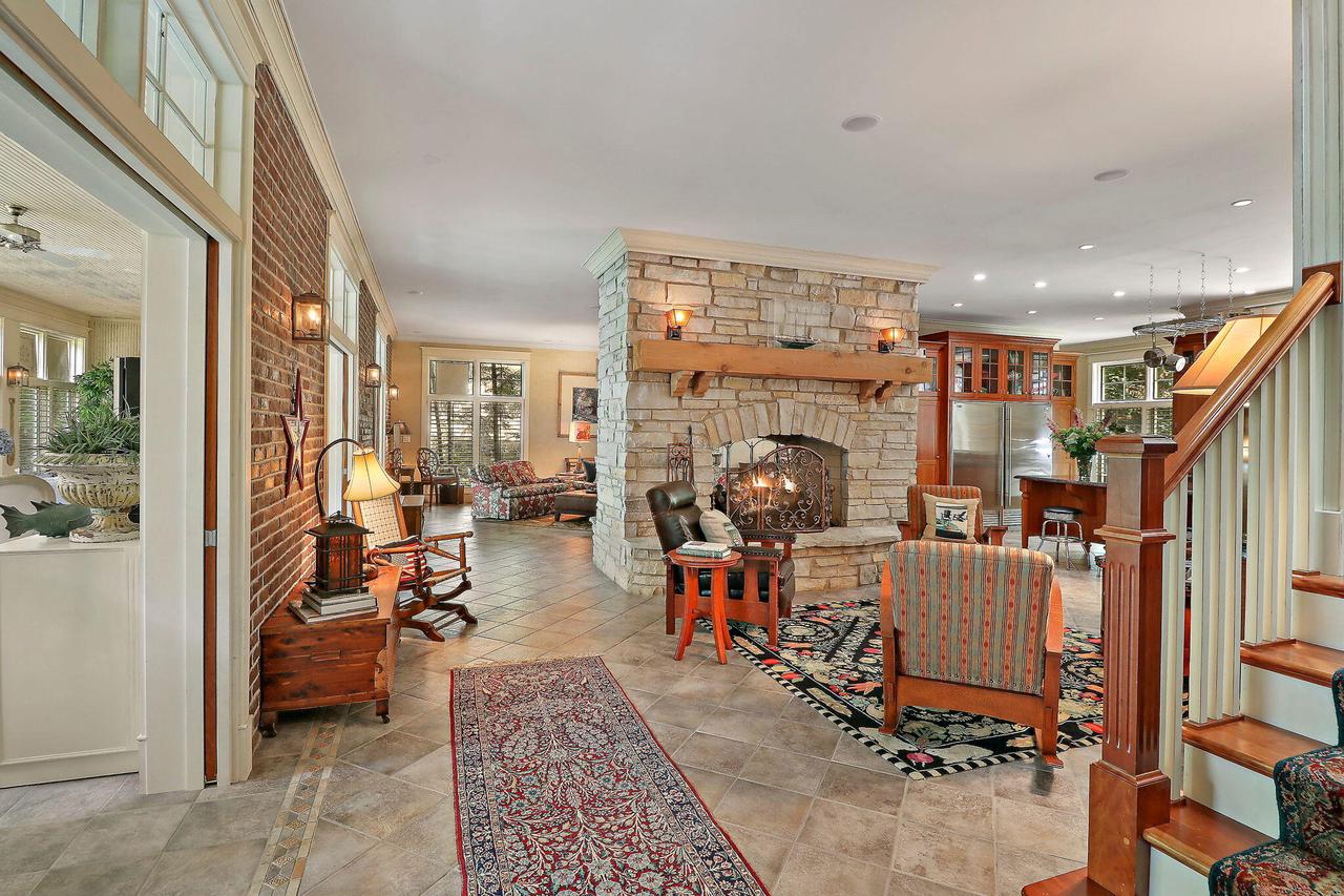3319 South Shore DRIVE