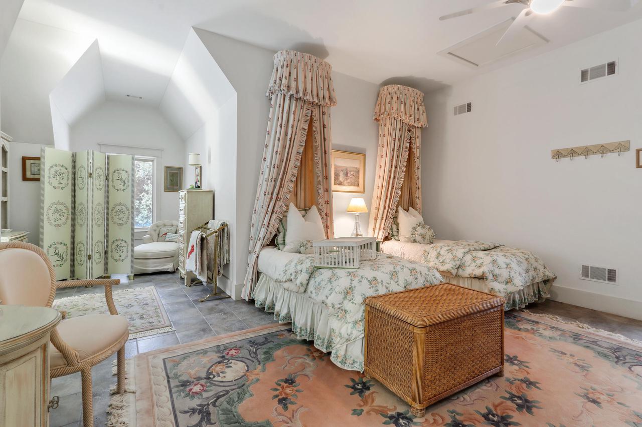 3319 South Shore DRIVE