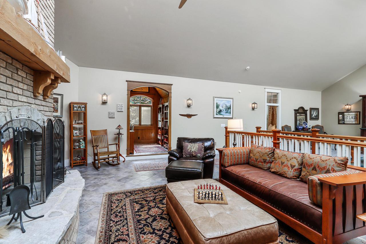 3319 South Shore DRIVE