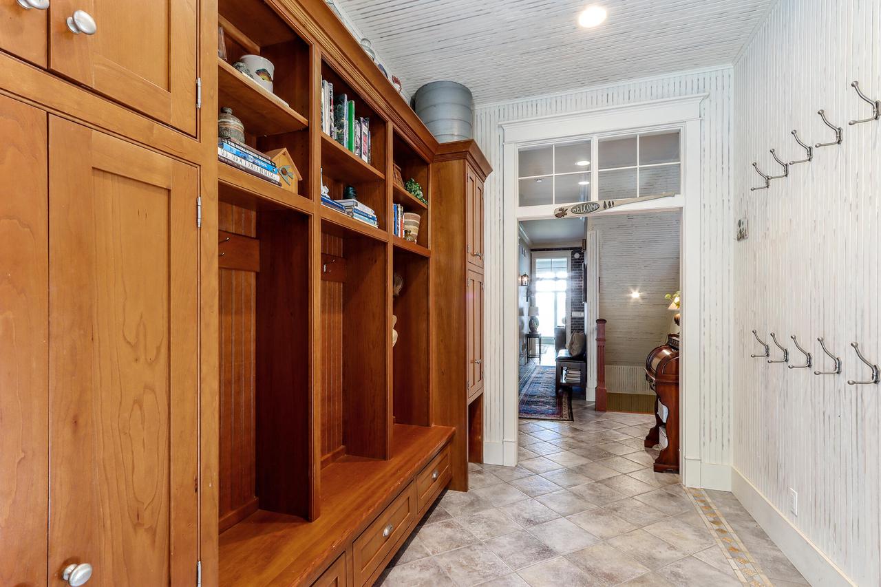 3319 South Shore DRIVE