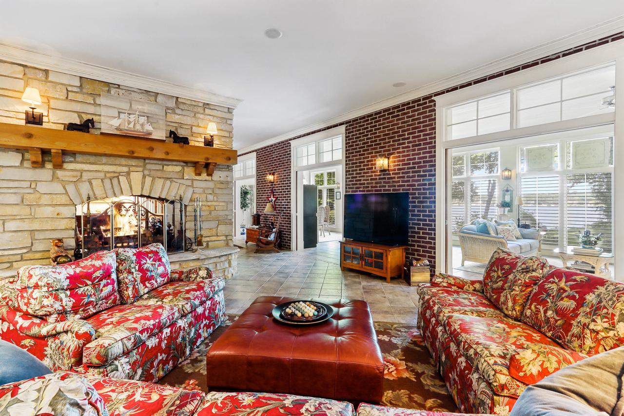 3319 South Shore DRIVE