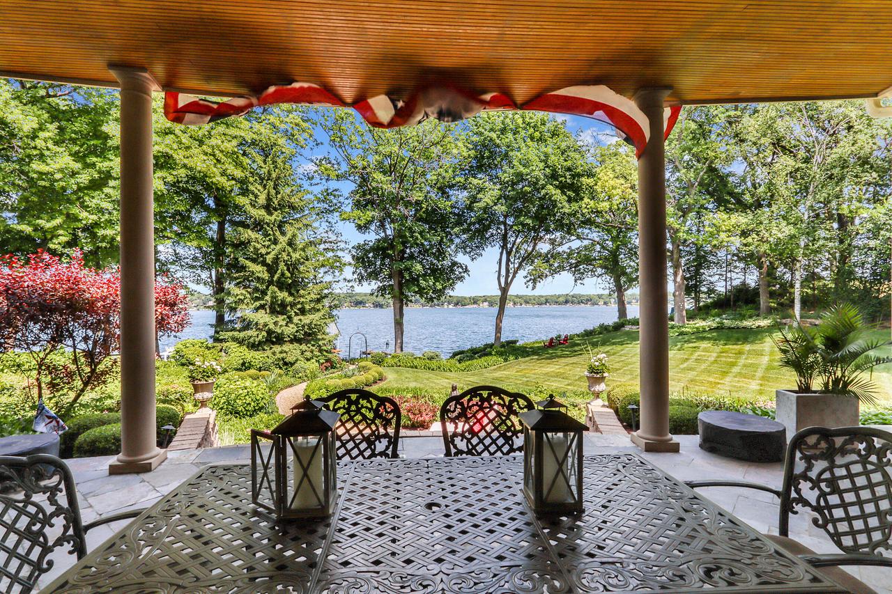 3319 South Shore DRIVE