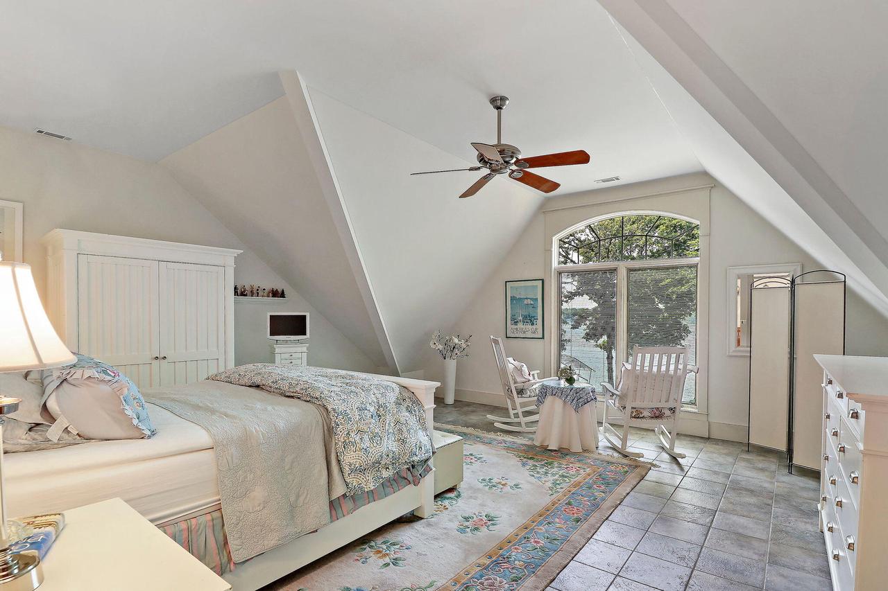 3319 South Shore DRIVE