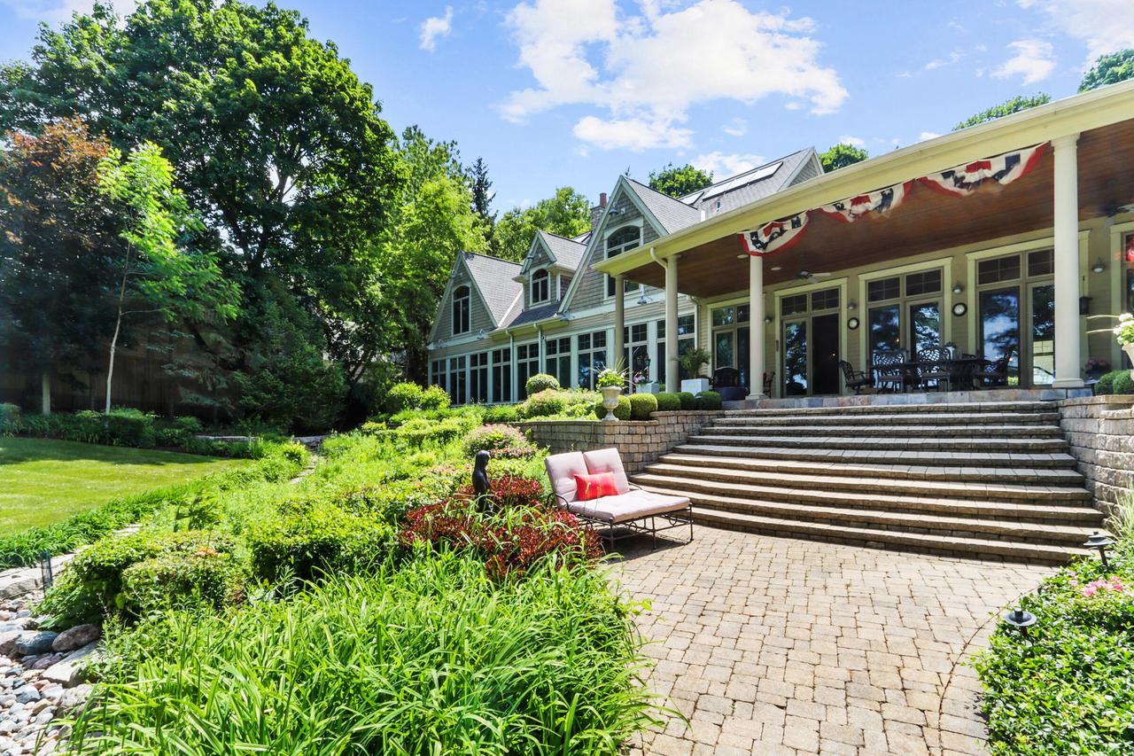 3319 South Shore DRIVE