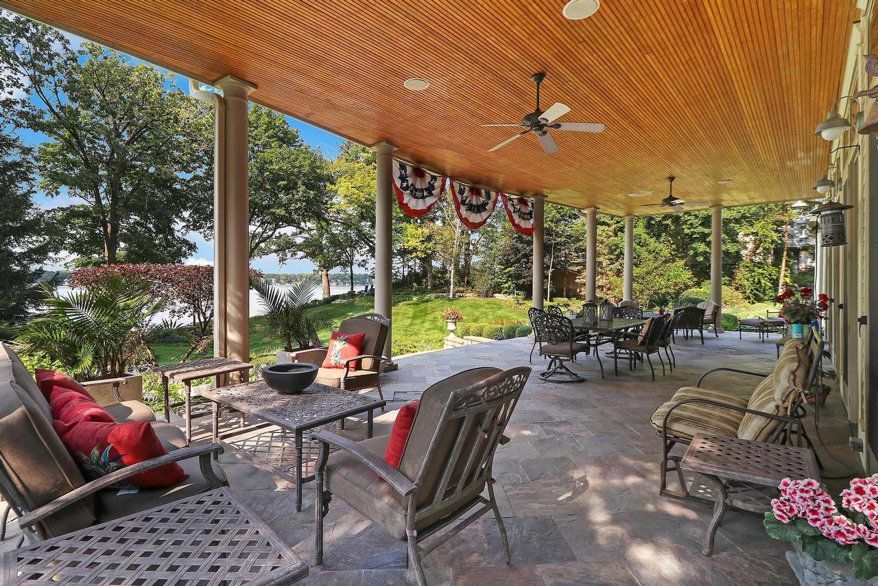 3319 South Shore DRIVE