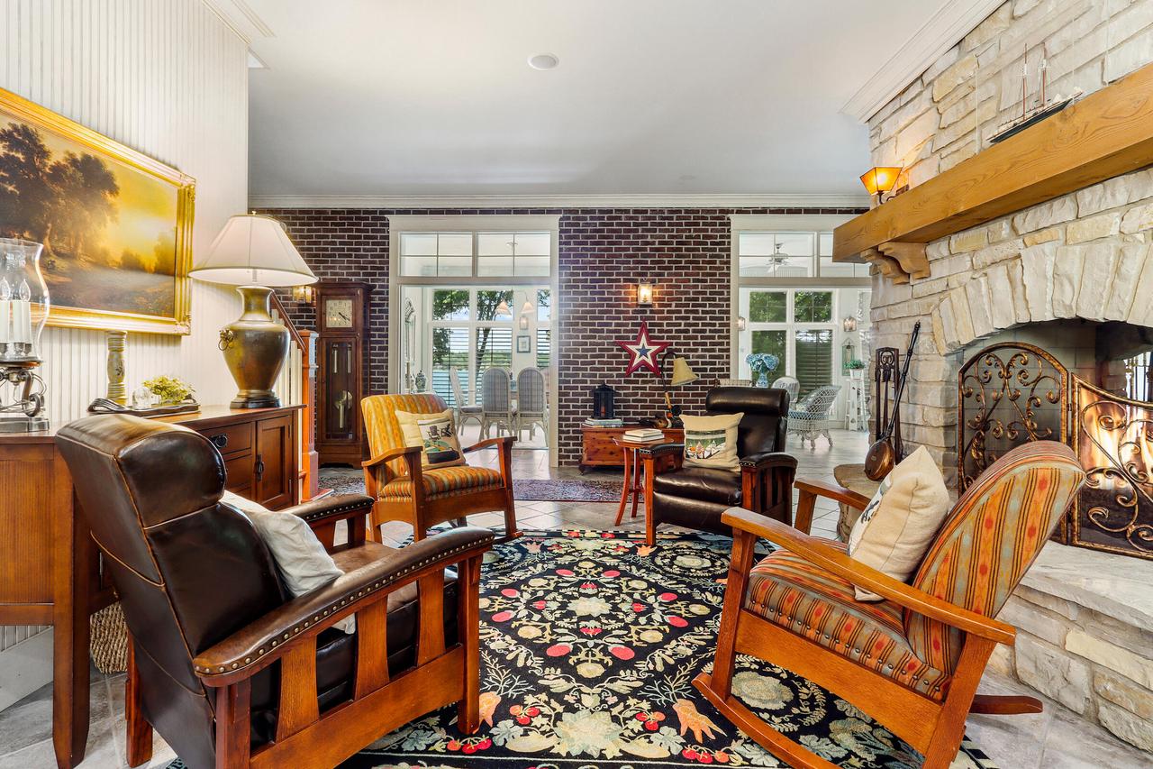 3319 South Shore DRIVE