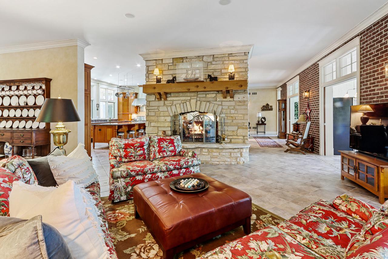 3319 South Shore DRIVE