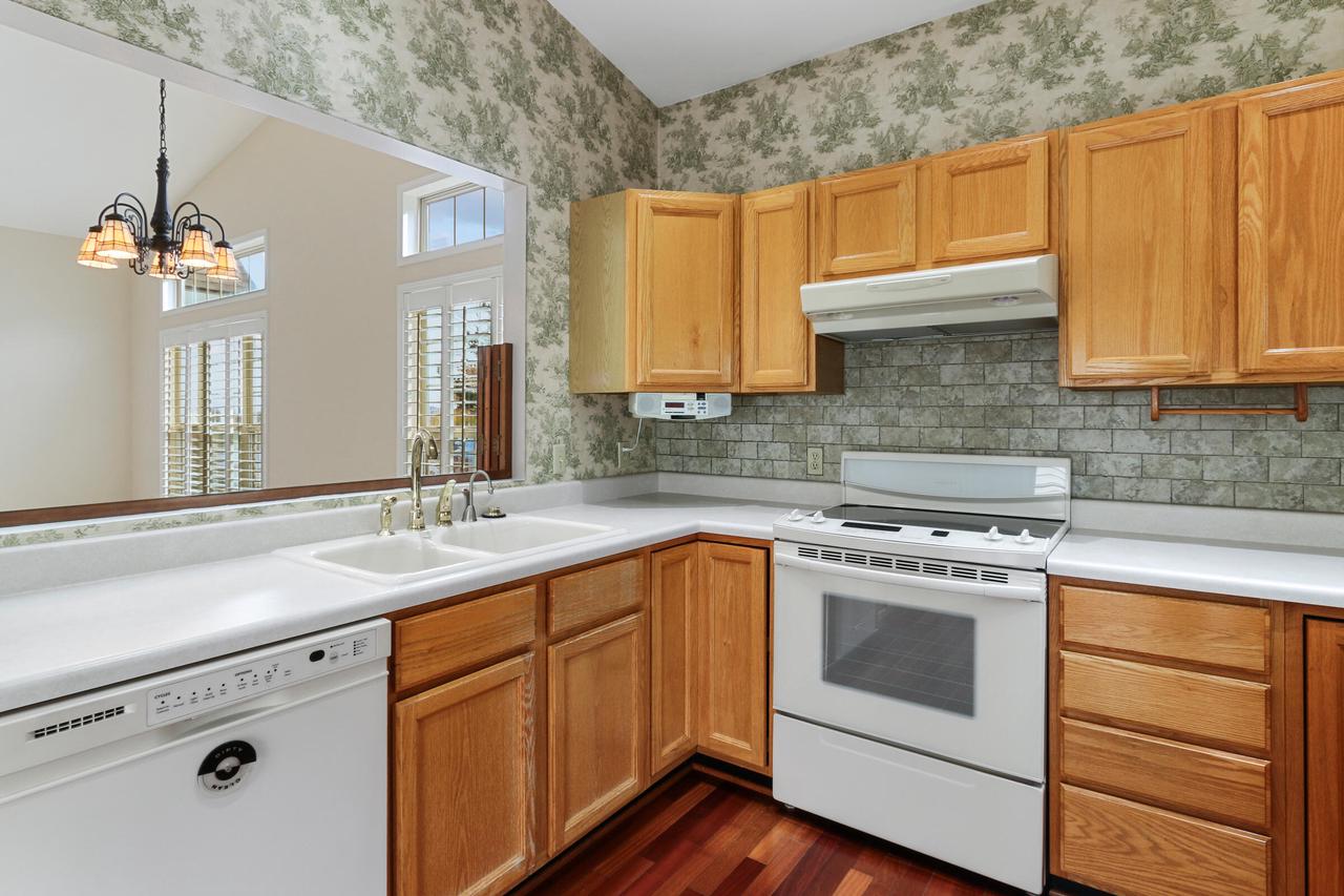 500 South Edwards BOULEVARD 10