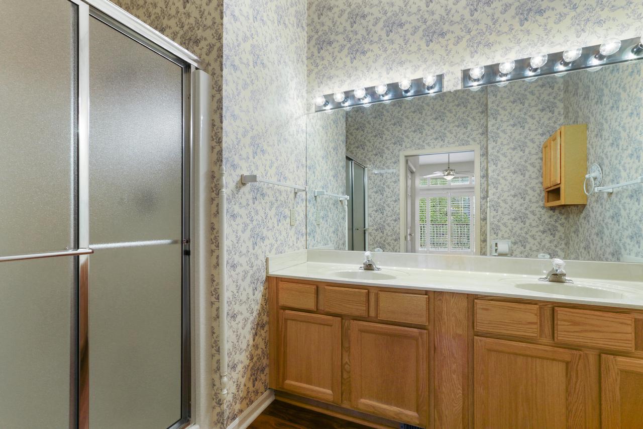 500 South Edwards BOULEVARD 10