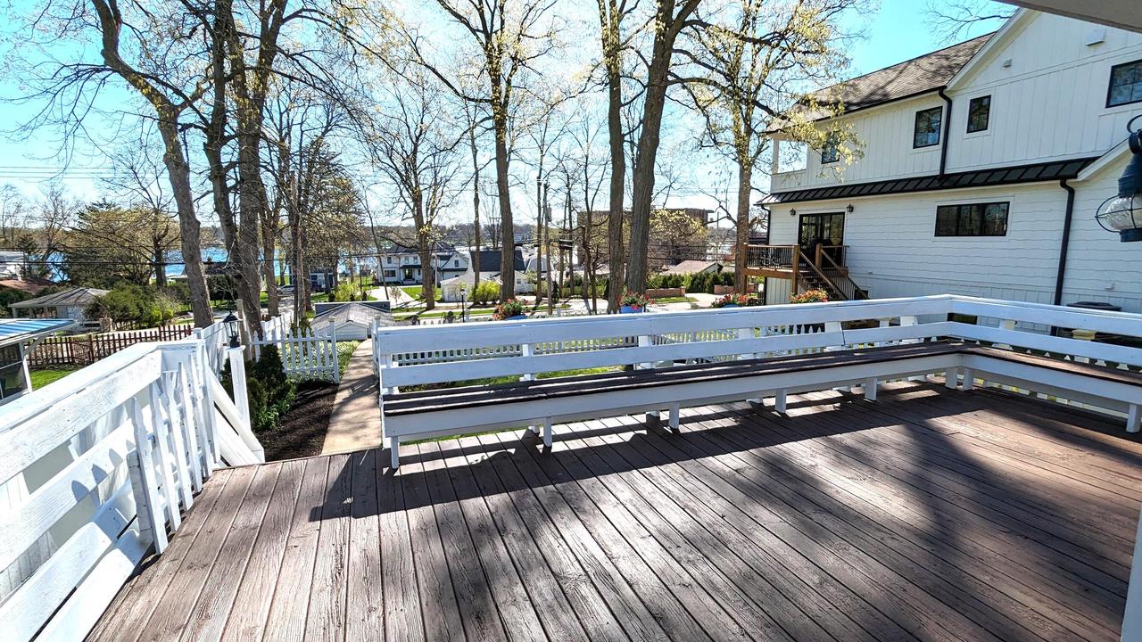 14 North Walworth AVENUE