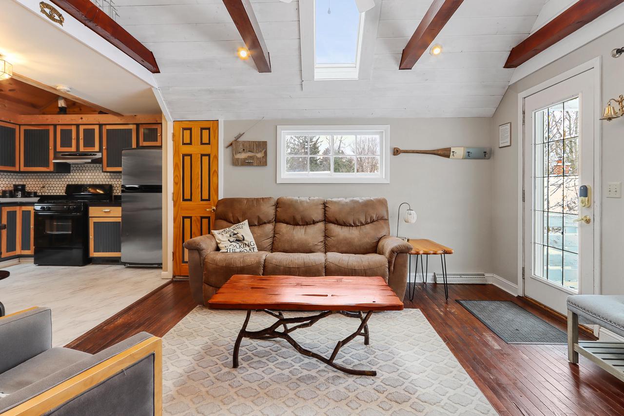 14 North Walworth AVENUE