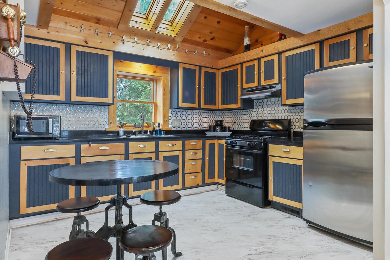 14 North Walworth AVENUE