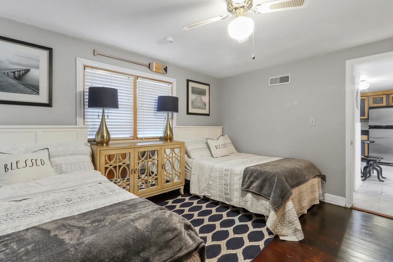 14 North Walworth AVENUE