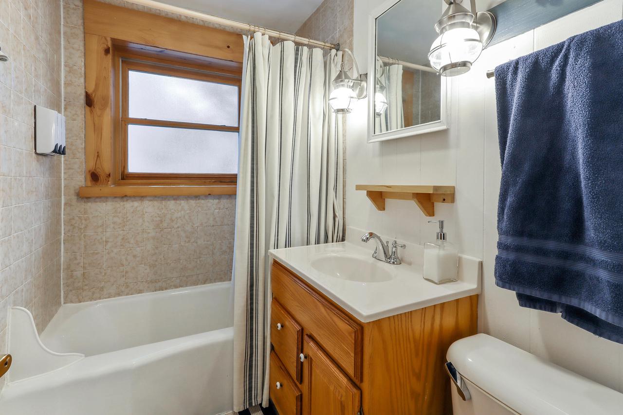 14 North Walworth AVENUE