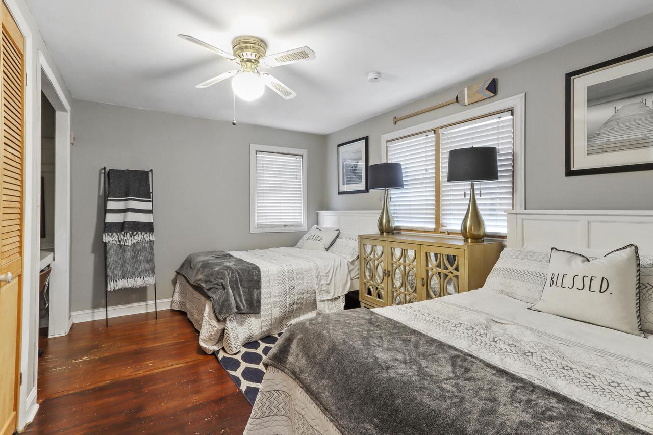 14 North Walworth AVENUE