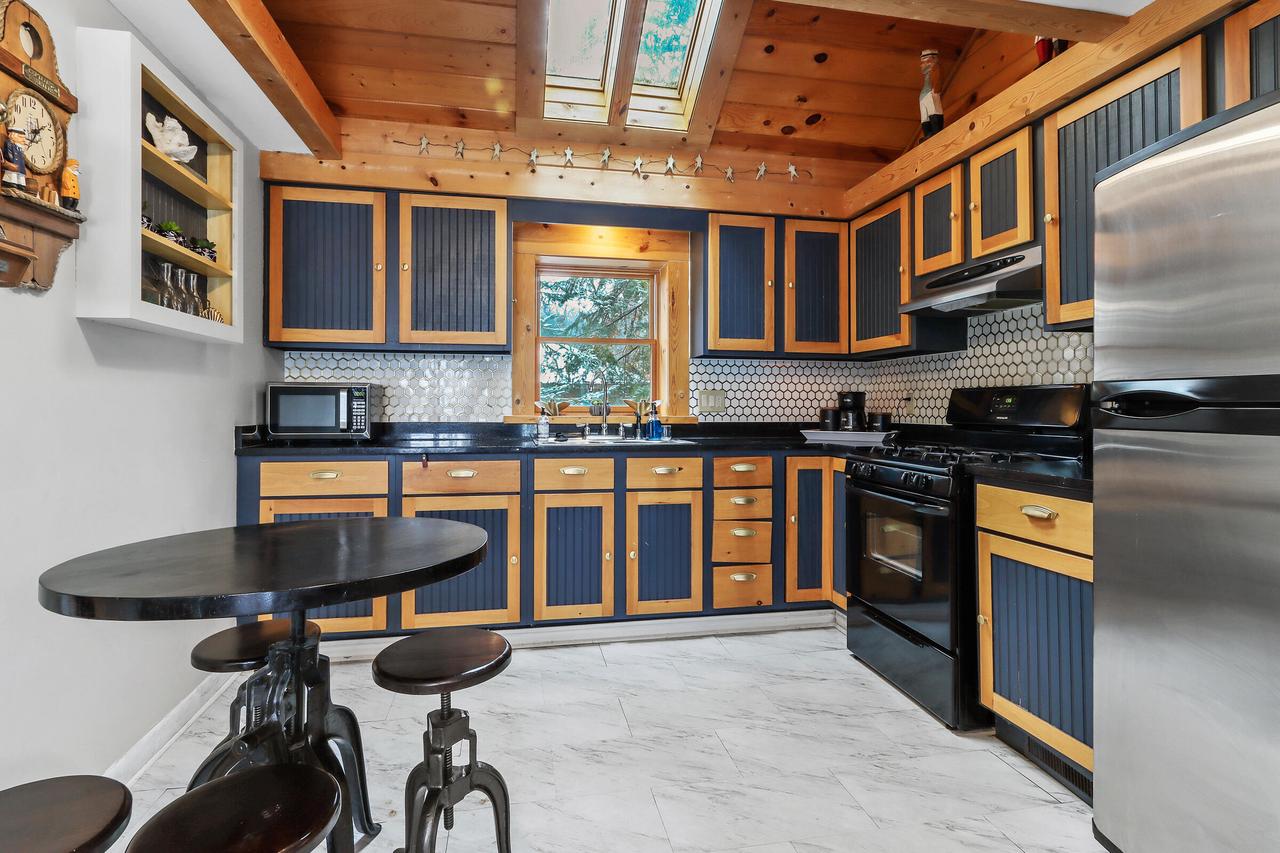 14 North Walworth AVENUE