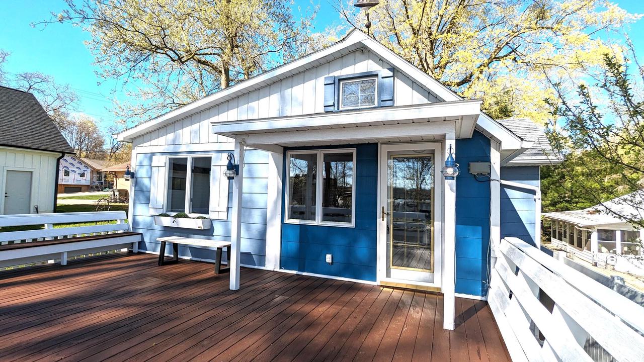 14 North Walworth AVENUE