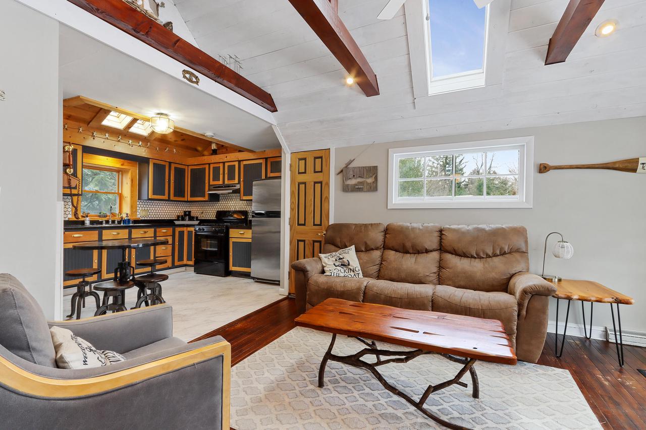 14 North Walworth AVENUE