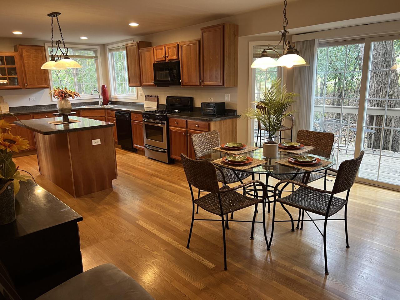 1401 Geneva Club DRIVE 18-01