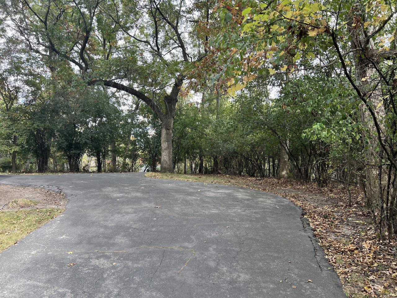 1401 Geneva Club DRIVE 18-01