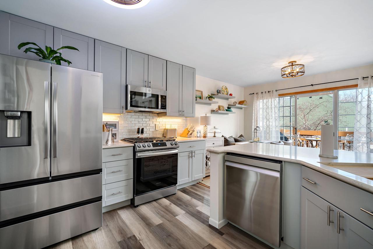 1745 Woodland DRIVE 12-38