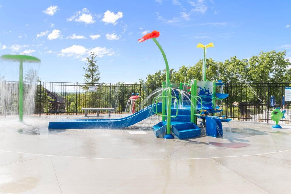 1745 Woodland DRIVE 12-38