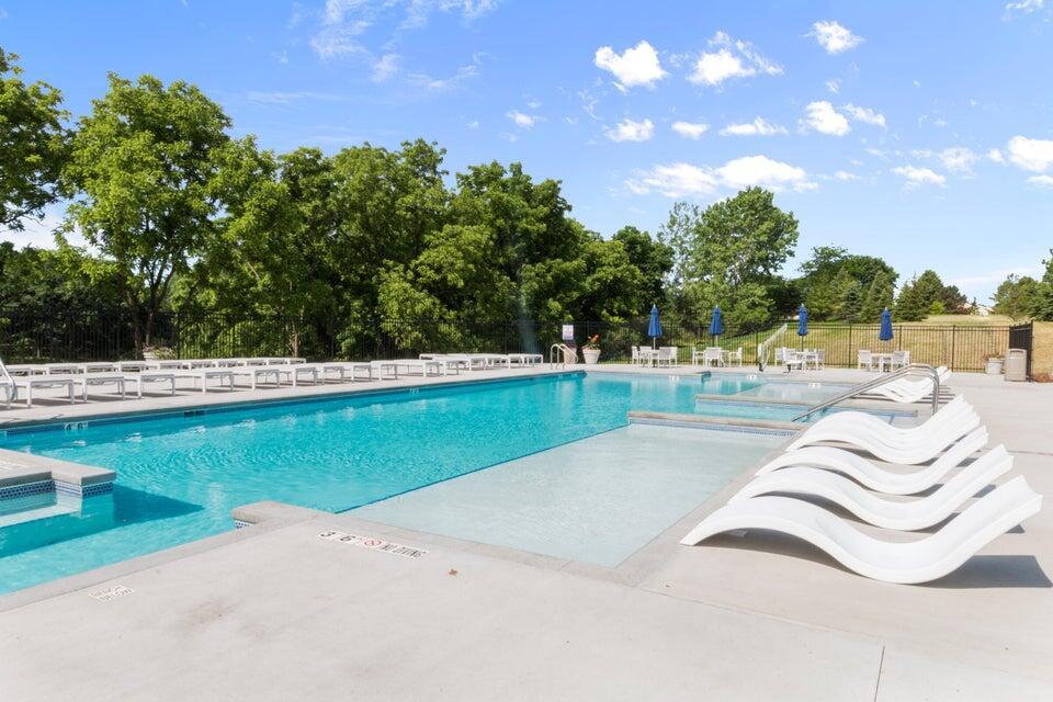 1745 Woodland DRIVE 12-38