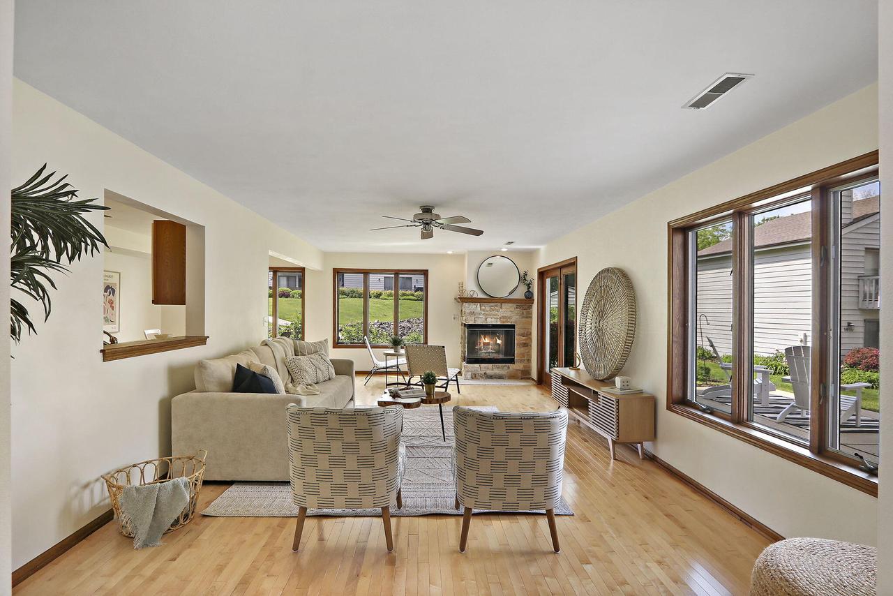 1611 Westbank CIRCLE