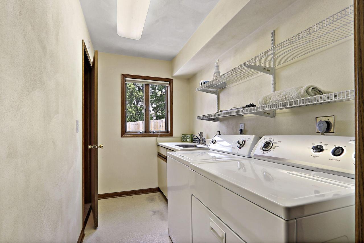 1611 Westbank CIRCLE