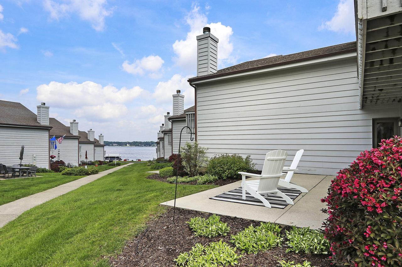 1611 Westbank CIRCLE