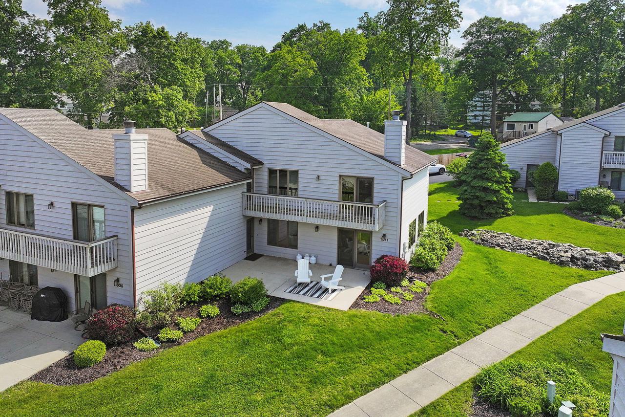 1611 Westbank CIRCLE