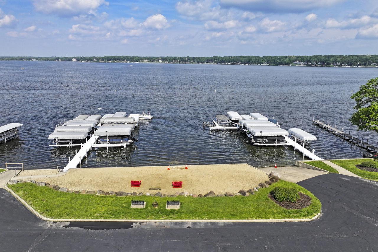 1611 Westbank CIRCLE