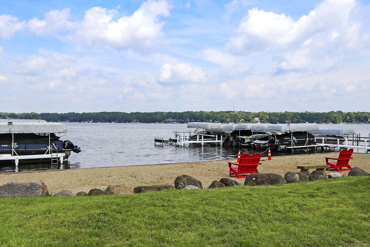 1611 Westbank CIRCLE