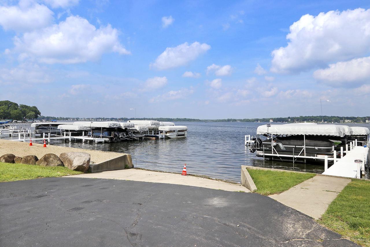 1611 Westbank CIRCLE