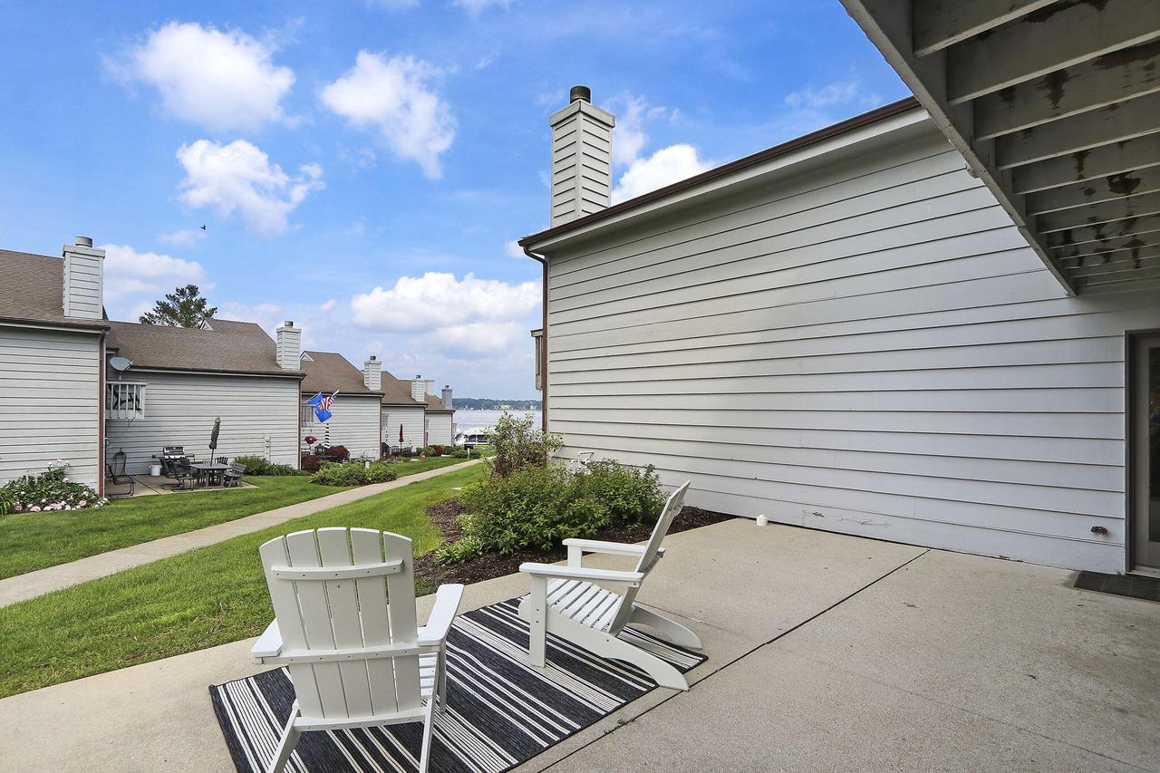 1611 Westbank CIRCLE