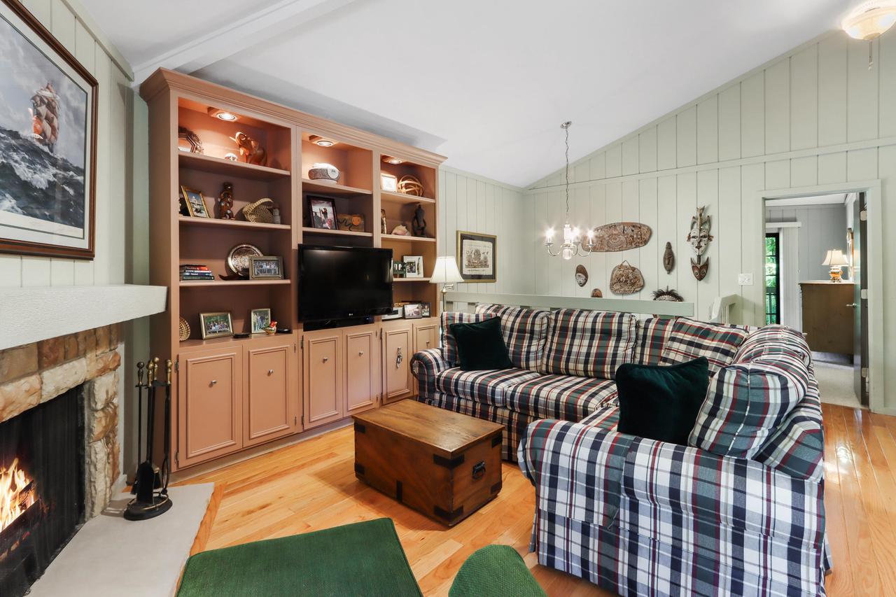 502 Tam O'Shanter DRIVE