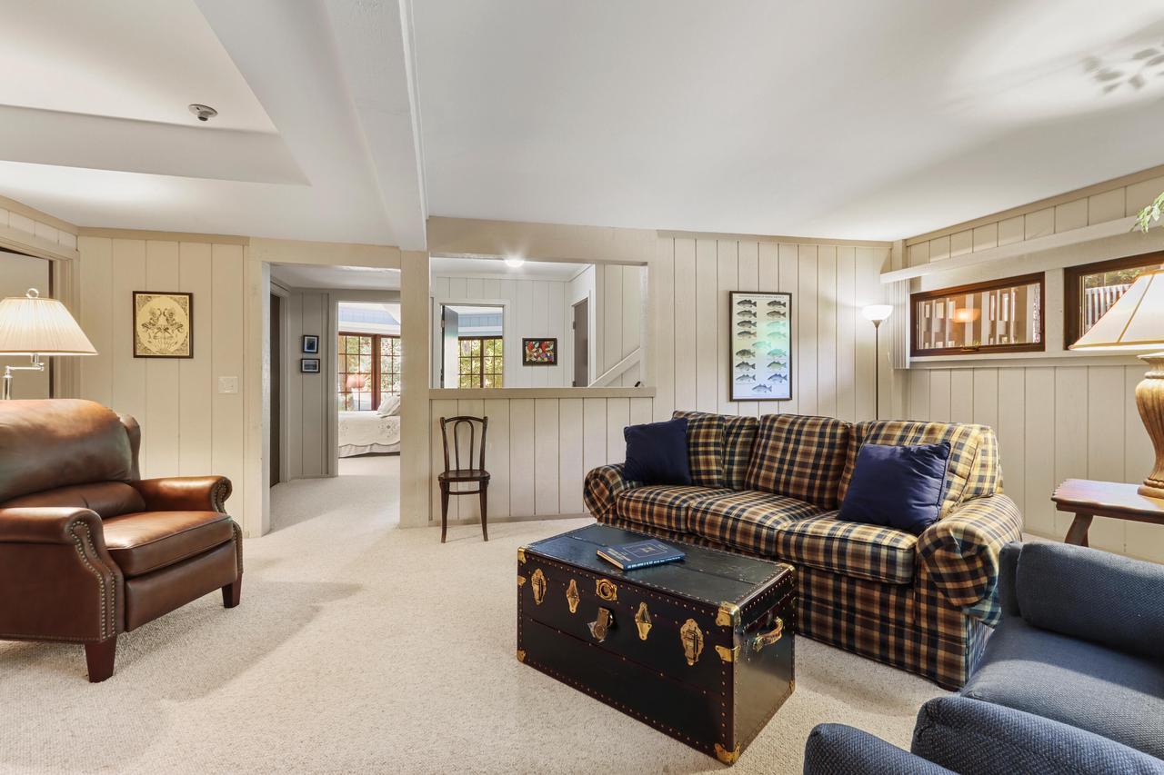 502 Tam O'Shanter DRIVE