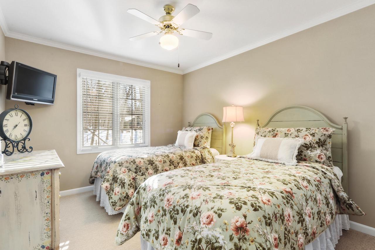 56 Rolling Green DRIVE