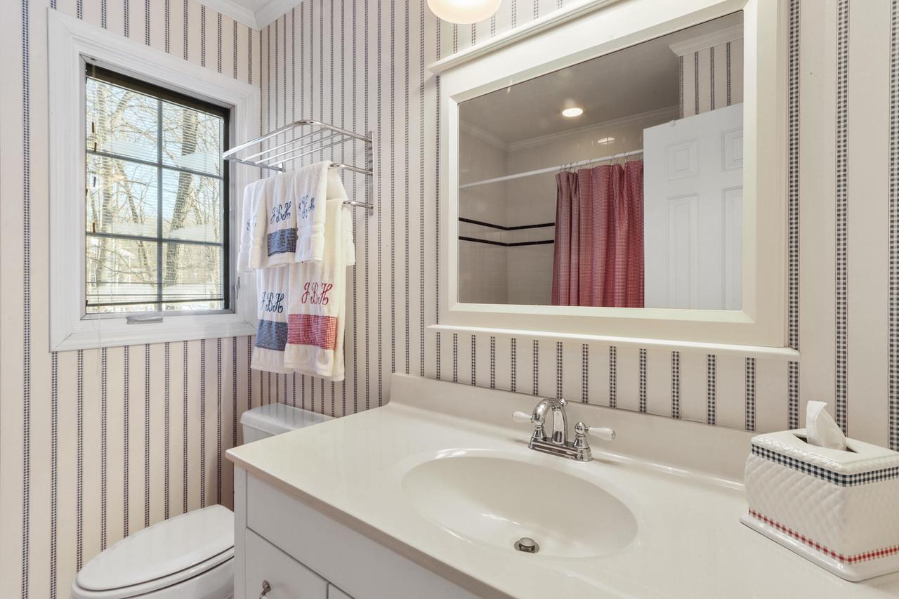 56 Rolling Green DRIVE