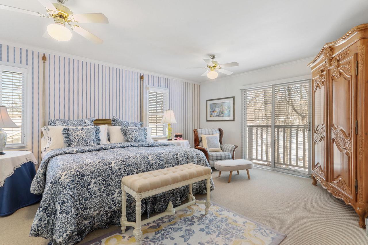 56 Rolling Green DRIVE