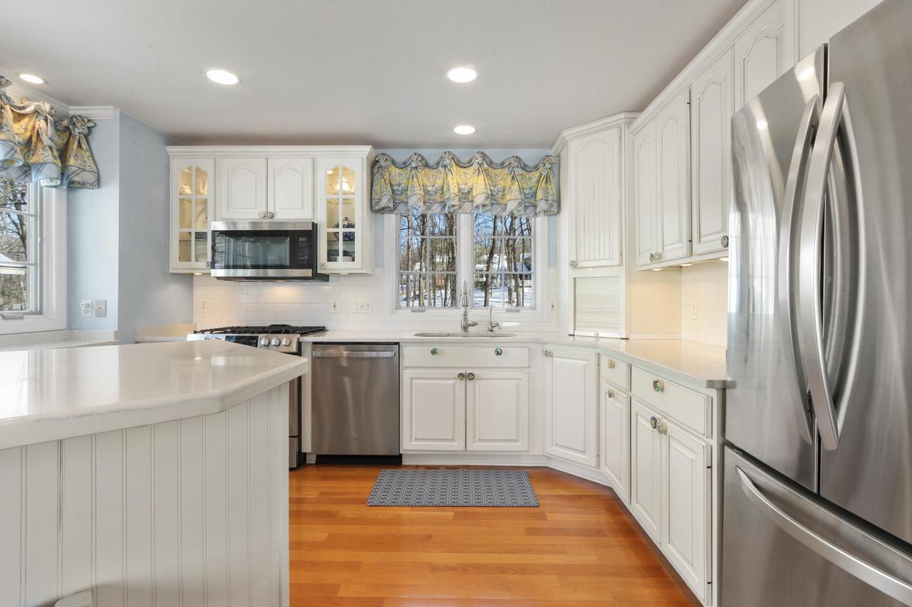 56 Rolling Green DRIVE