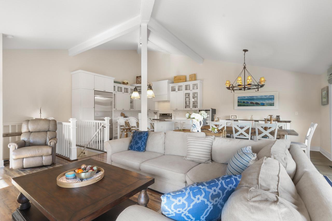 714 Thornridge COURT B