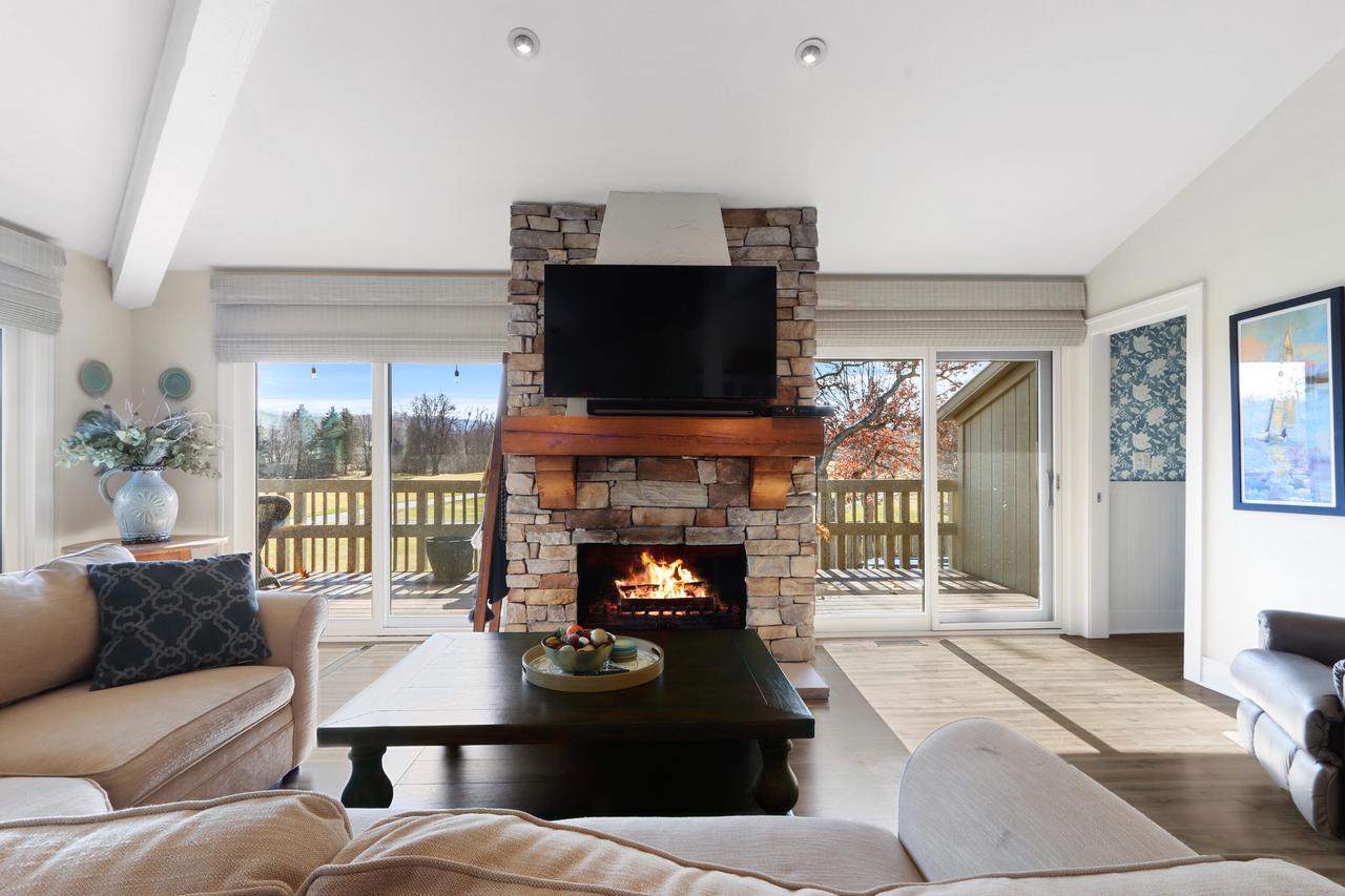 714 Thornridge COURT B