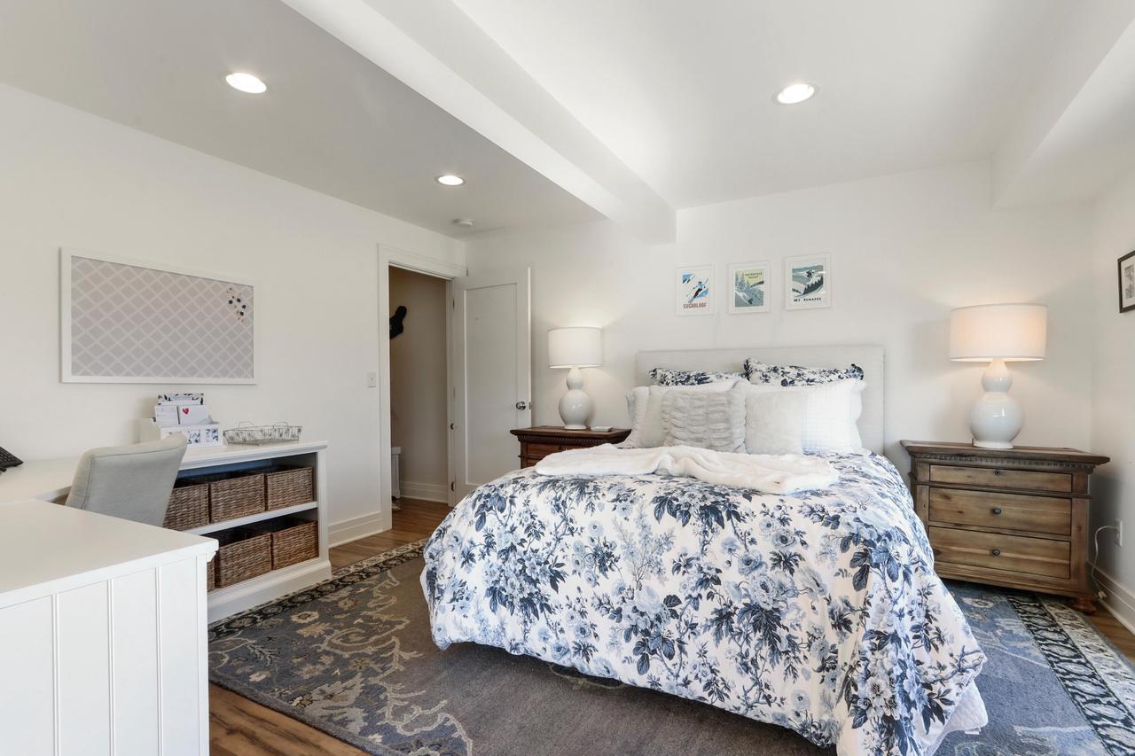 714 Thornridge COURT B